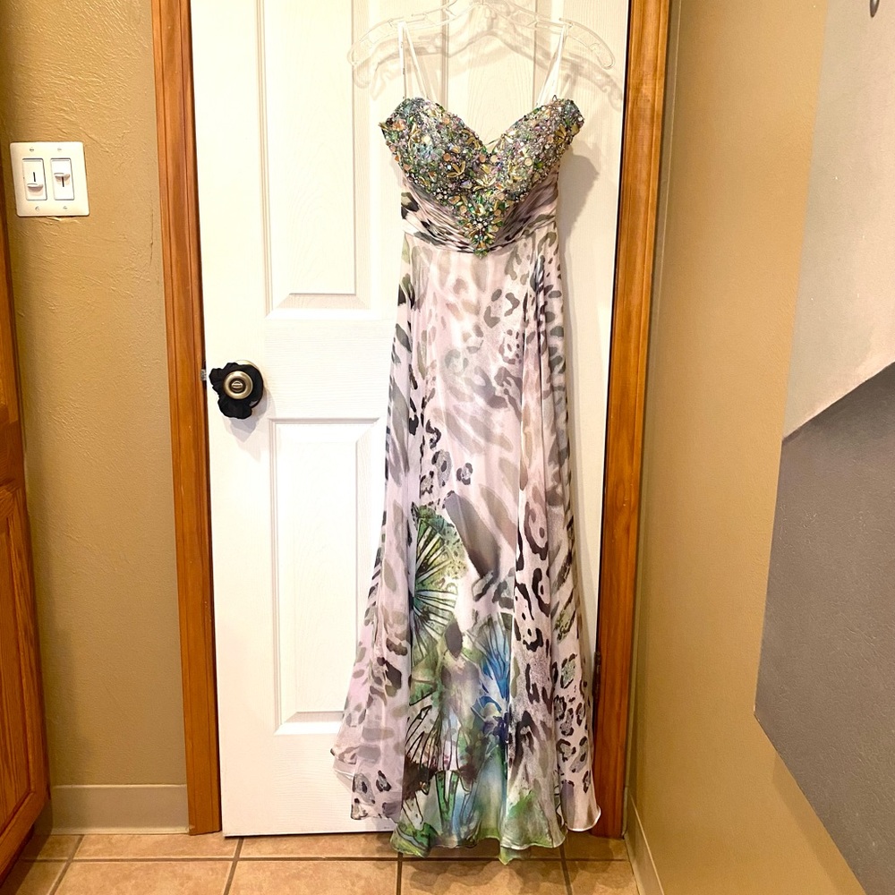 Riva Designs Prom Dress